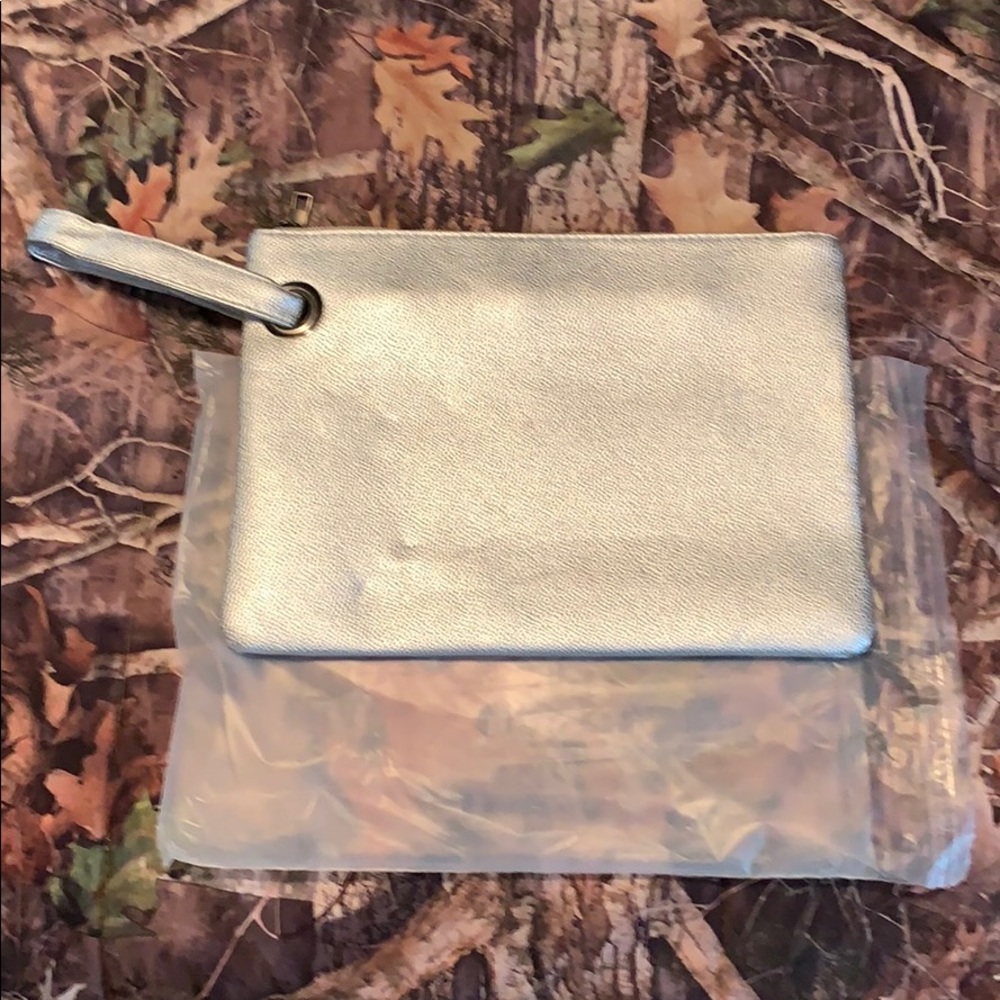 Wristlet